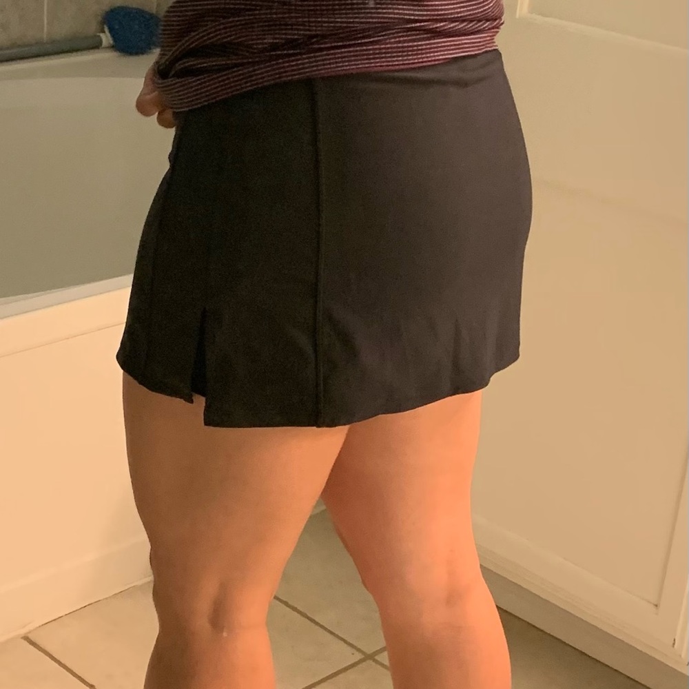 EUC Sz 4-6 black Running Skort